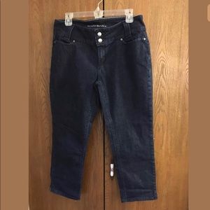 Banana Republic size 12 capri jean